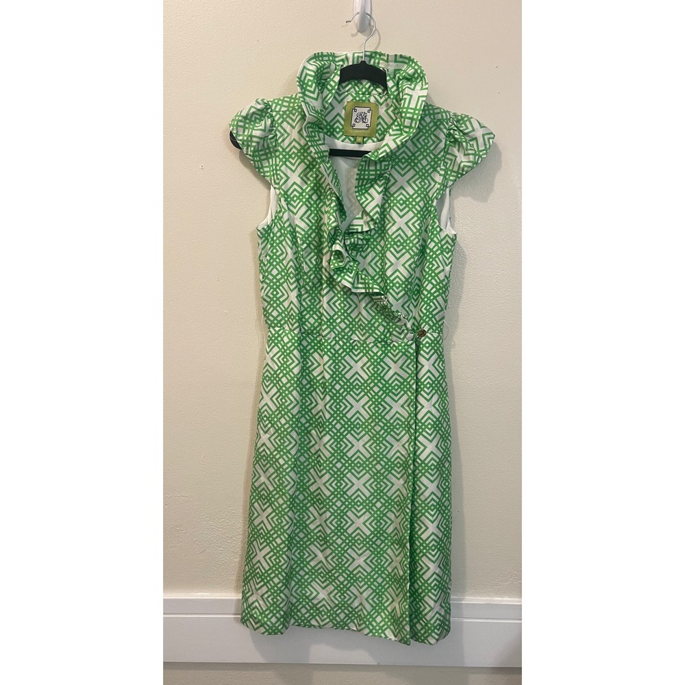 Elizabeth McKay 100% Silk Size 4 Green & White Geometric Ruffle Detail Top